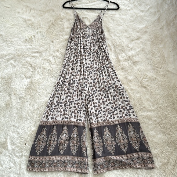 Spell and The Gypsy One Piece Small - Picture 5 of 7